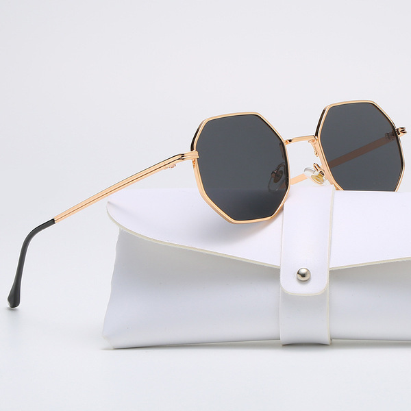fashionable women's classic retro sunglasses