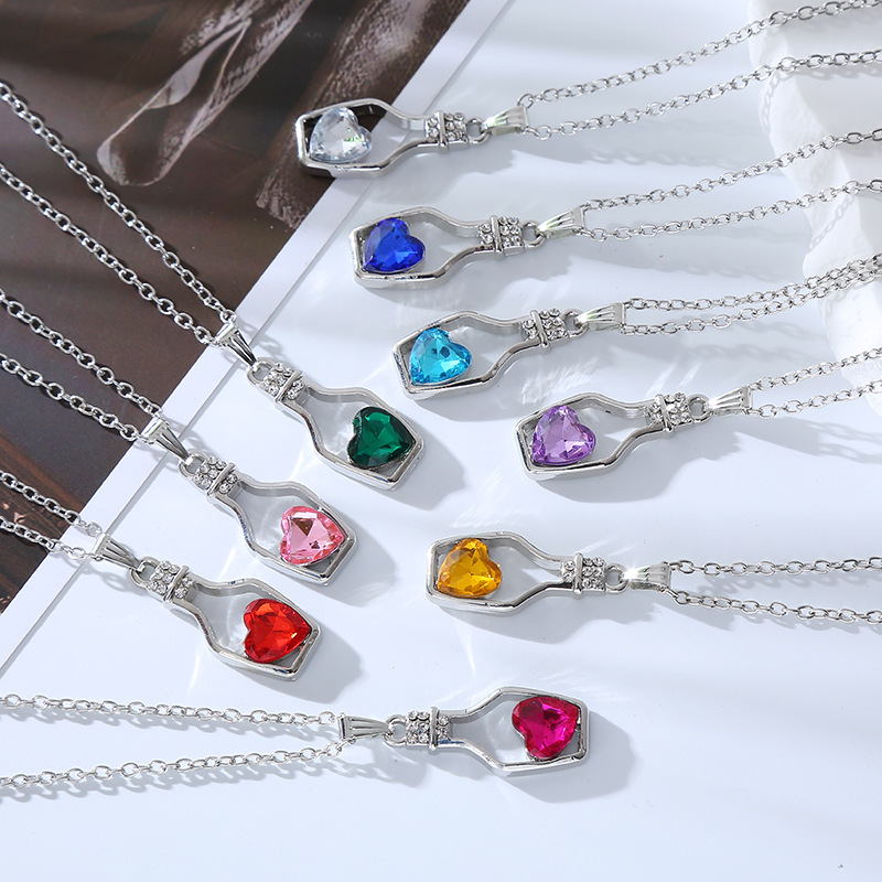 10g Weight Artificial Crystal Inlay Material Pendant Necklace Classification cable chain Chain Type 1 Piece Quantity Daily Occasion Alloy Material Heart Shape, Bottle Pattern Women's Gender Plating, Inlay Design Simple Style Style Simple Style Heart Shape Bottle Alloy Plating Inlay Artificial Crystal Women's Pendant Necklace 无