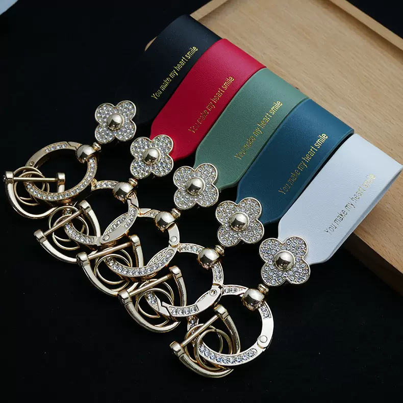 四叶草汽车钥匙扣精致锌合金镶钻钥匙圈创意烫字母皮革钥匙扣批发