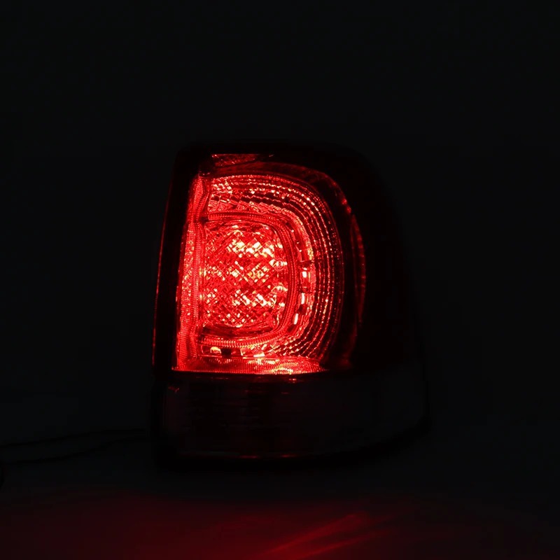 Aplicable a la luz de dirección trasera del modelo 2008 - 11 Land Cruiser FJ200 LC200 Luz de freno exterior Luz trasera