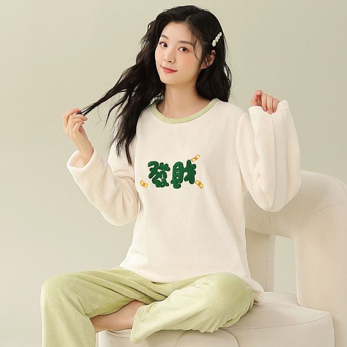 Transfronteriza mayorista otoño invierno pijama franela espesa mujer dulce dibujos animados casuales mangas largas chaqueta explosiva ropa para el hogar