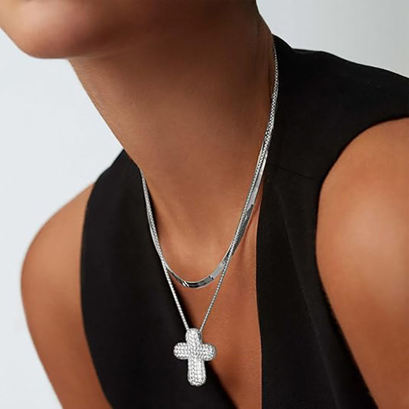 Cross-Border Hot-Selling European and American Fashion Cross Necklace Copper Inlaid Zircon Pendant Niche Design Versatile Necklace Wholesale