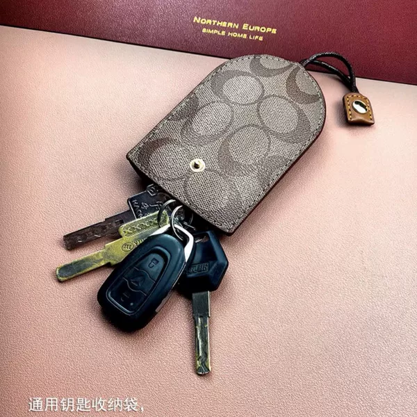Retro Key Case Remote Control Women's Bag New Car Key Holder Multifunctional Leather Fashion Storage for Men and Women