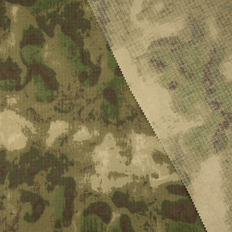 厂家直供涤棉混纺绿色废墟防水防撕裂格子迷彩布面料现货批发