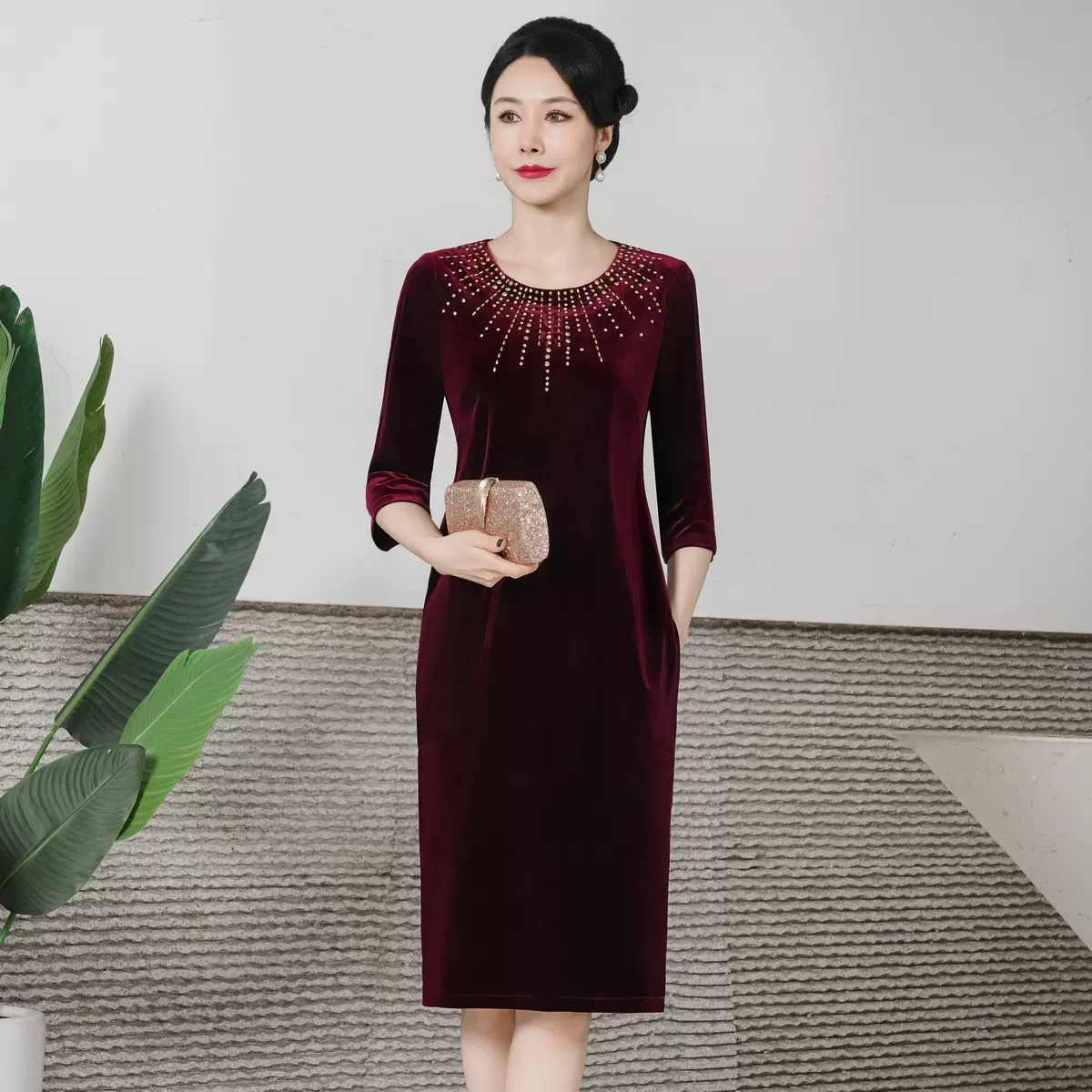 秋装新款改良丝绒中老年妈妈装显年轻日常宽松气质高档敬酒服旗袍