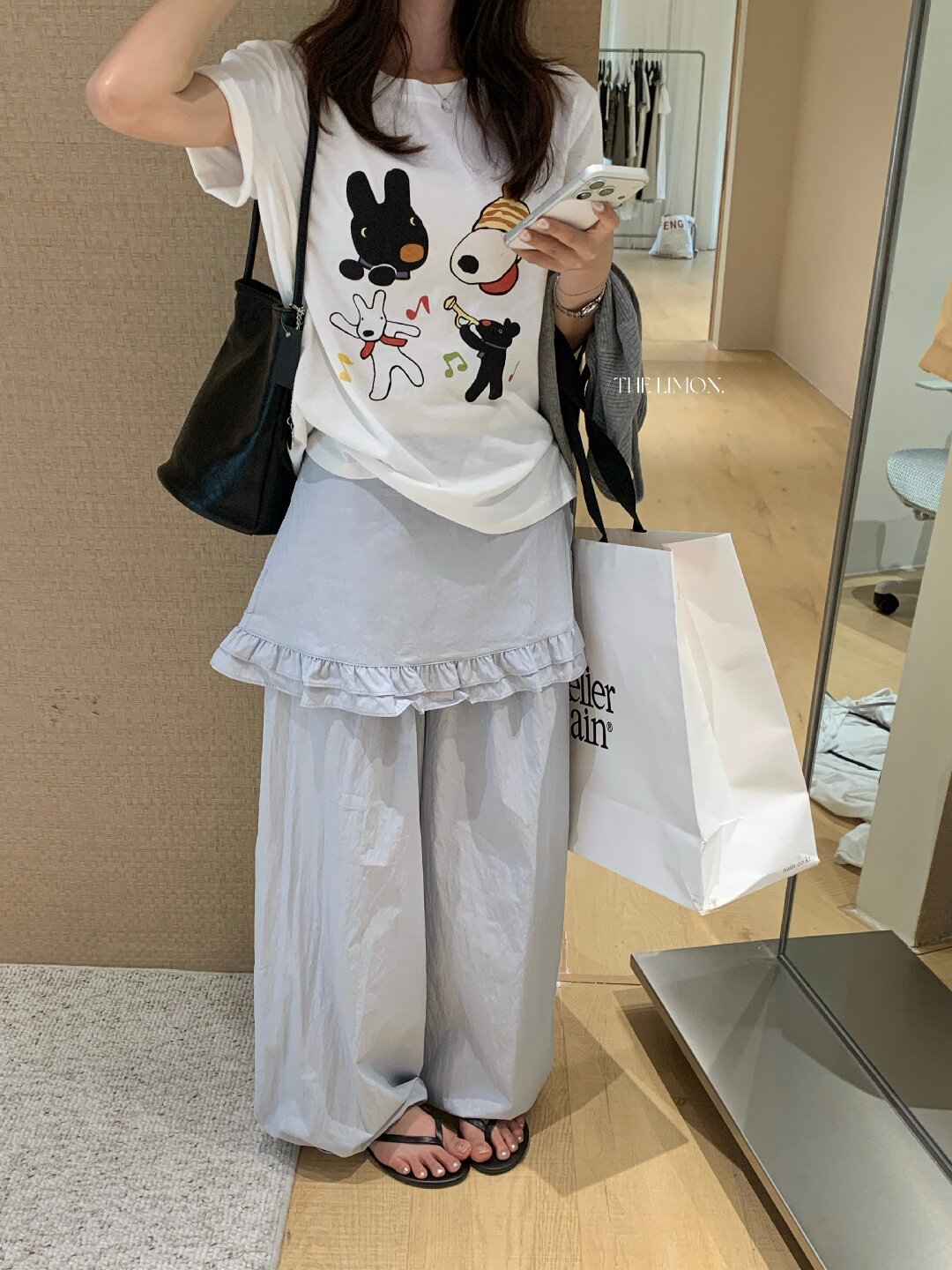 Quần culottes nữ ống rộng cạp cao, phối viền ren xếp tầng, dáng suông rộng, thanh lịch và thoải mái — màu đen, Xanh da trờicolor, màu trắng, Đá vôi chi tiết 32