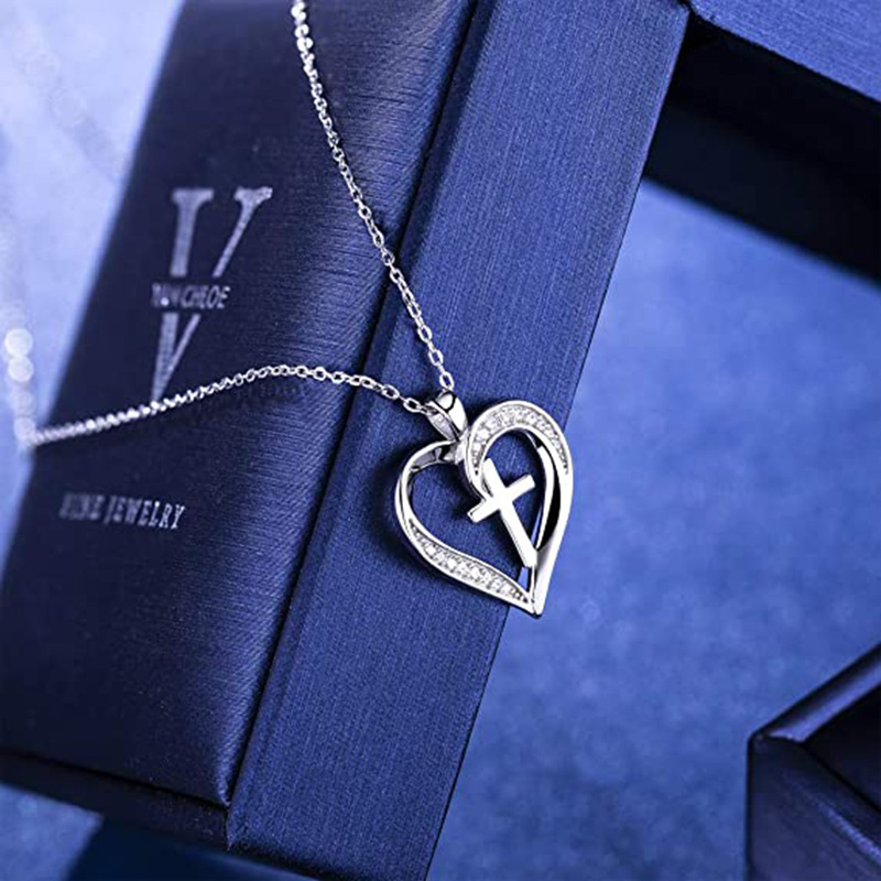 Cross, Heart Shape Pattern Women's Gender Simple Style Cross Heart Shape Copper Zircon Pendant Necklace In Bulk