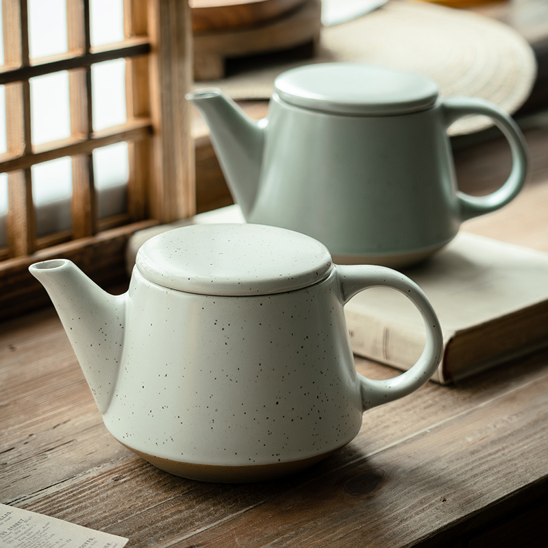 Estilo japonés pequeña tetera cerámica simple hogar Kung Fu juego de té Oficina taza de té cocina engrasador al por mayor ligeramente defecto