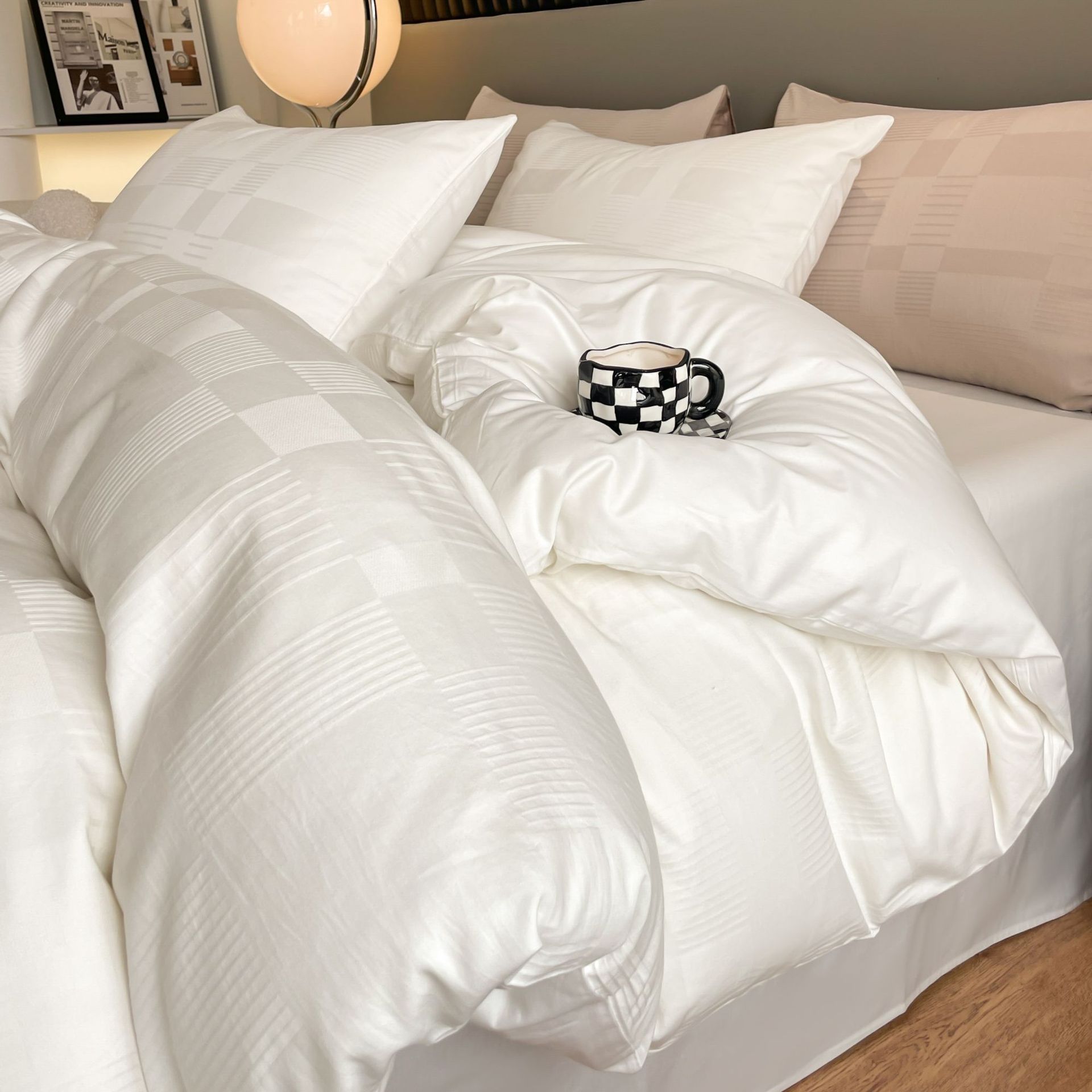 Class A Light Luxury Style High-end 60-count Long-staple Cotton Four-piece Set, 100% Pure Cotton, Simple Cover, Fitted_voghion.com
