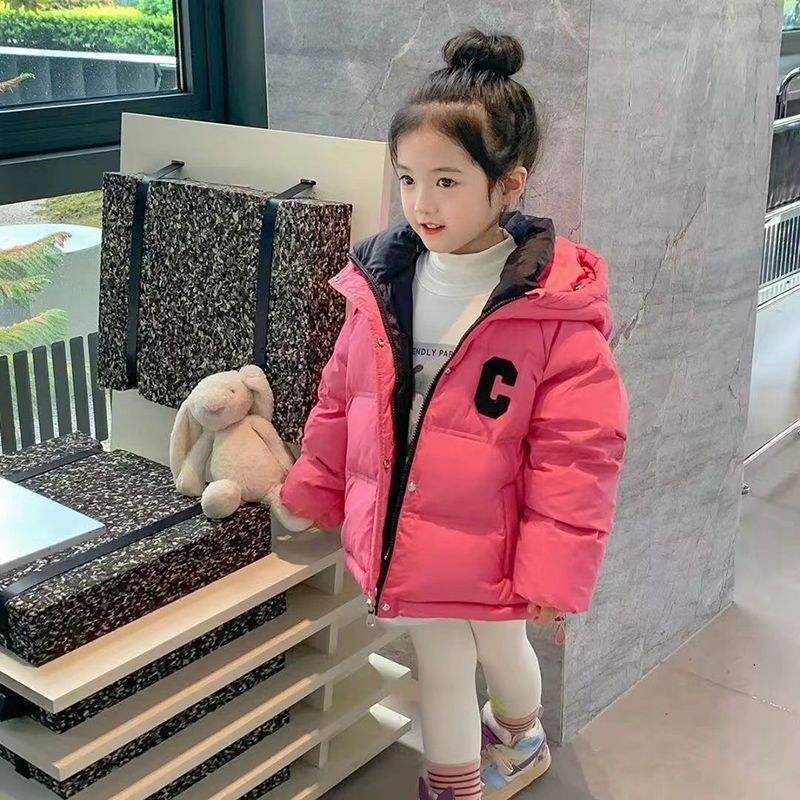 Invierno niñas de pluma de algodón 2024 acelerar la ropa de algodón para niños chaqueta de algodón para niños chaqueta con capuzas