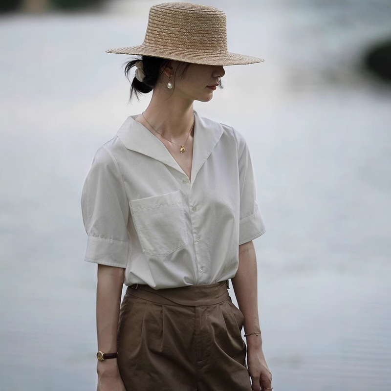 French Style Chic Design Sense Niche Top Short-sleeved V-neck White Shirt Women's Elegant Retro Sense Shirt for Summer