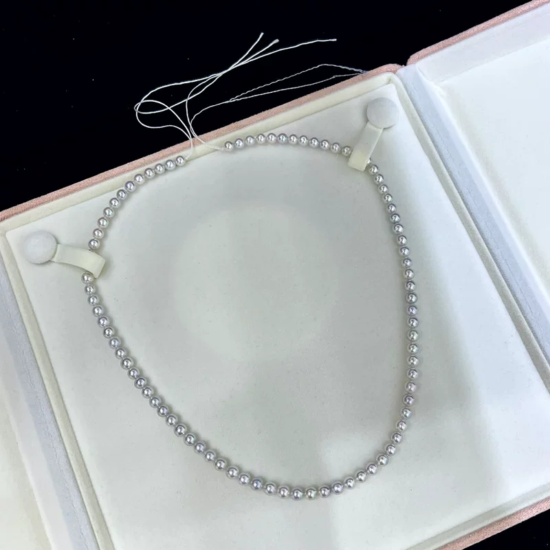 Japanese silver-gray necklace from pearl