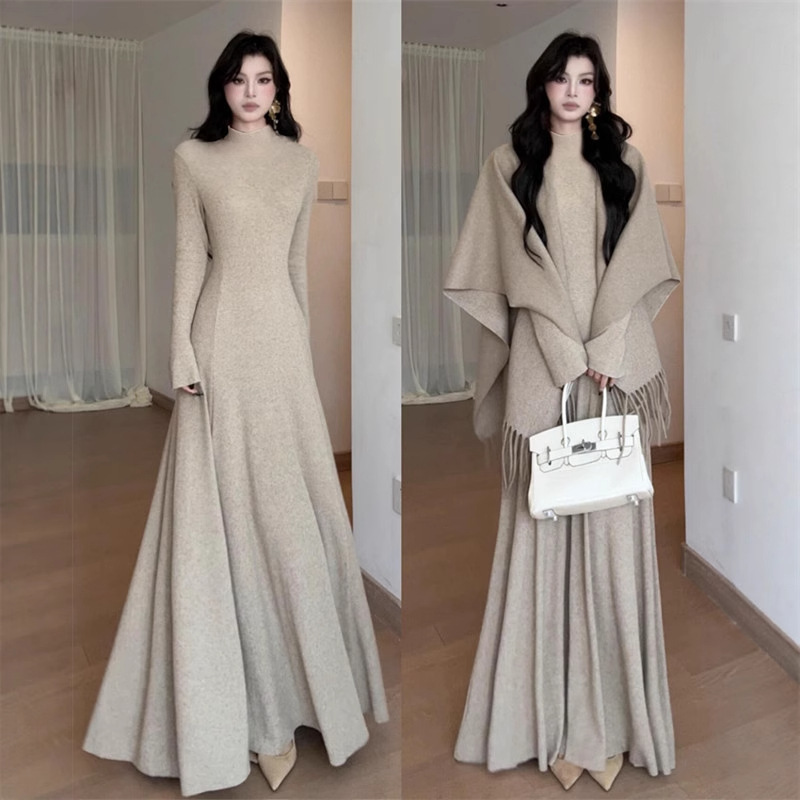 长袖针织连衣裙女2025新款早秋季修身收腰长裙巨好看大衣内搭裙子
