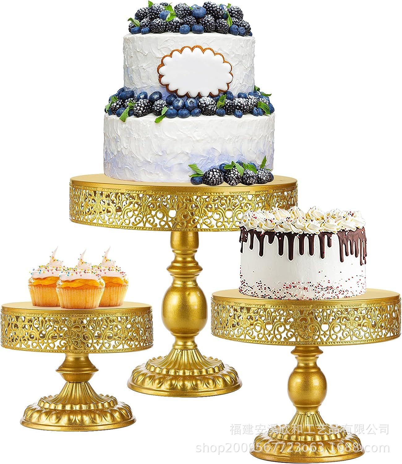 Estante de pastel de metal de lujo ligero de tres piezas set de postres postres altos pies dorados props de boda postres de gala estante de exhibición
