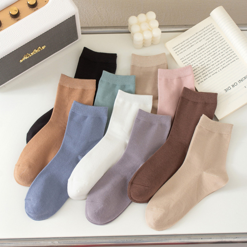 Women's Autumn and Winter Slouch Socks, Maternity Socks, Black and White Mid-Calf Socks, Loafers, Solid Color Long Socks, Non-Slip and Sweat-Absorbent