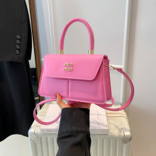 �|�м�ɫŮʿ�¿�����2025������������ĸ���r��б������С����