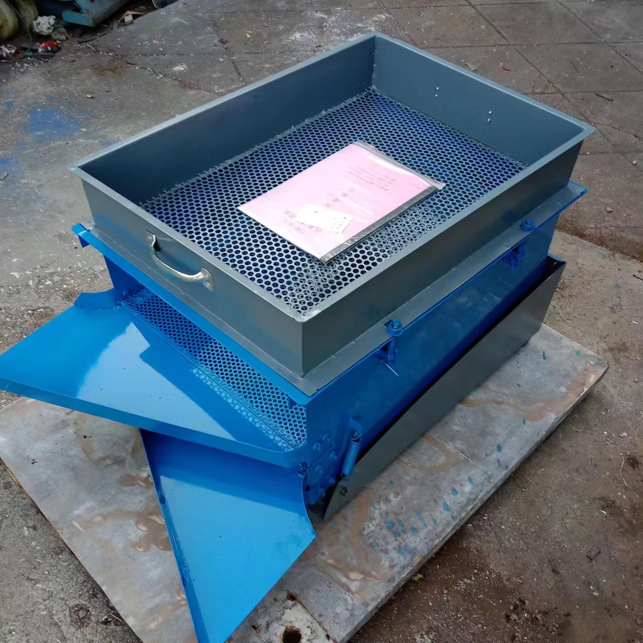 往复式振筛机   方形筛框