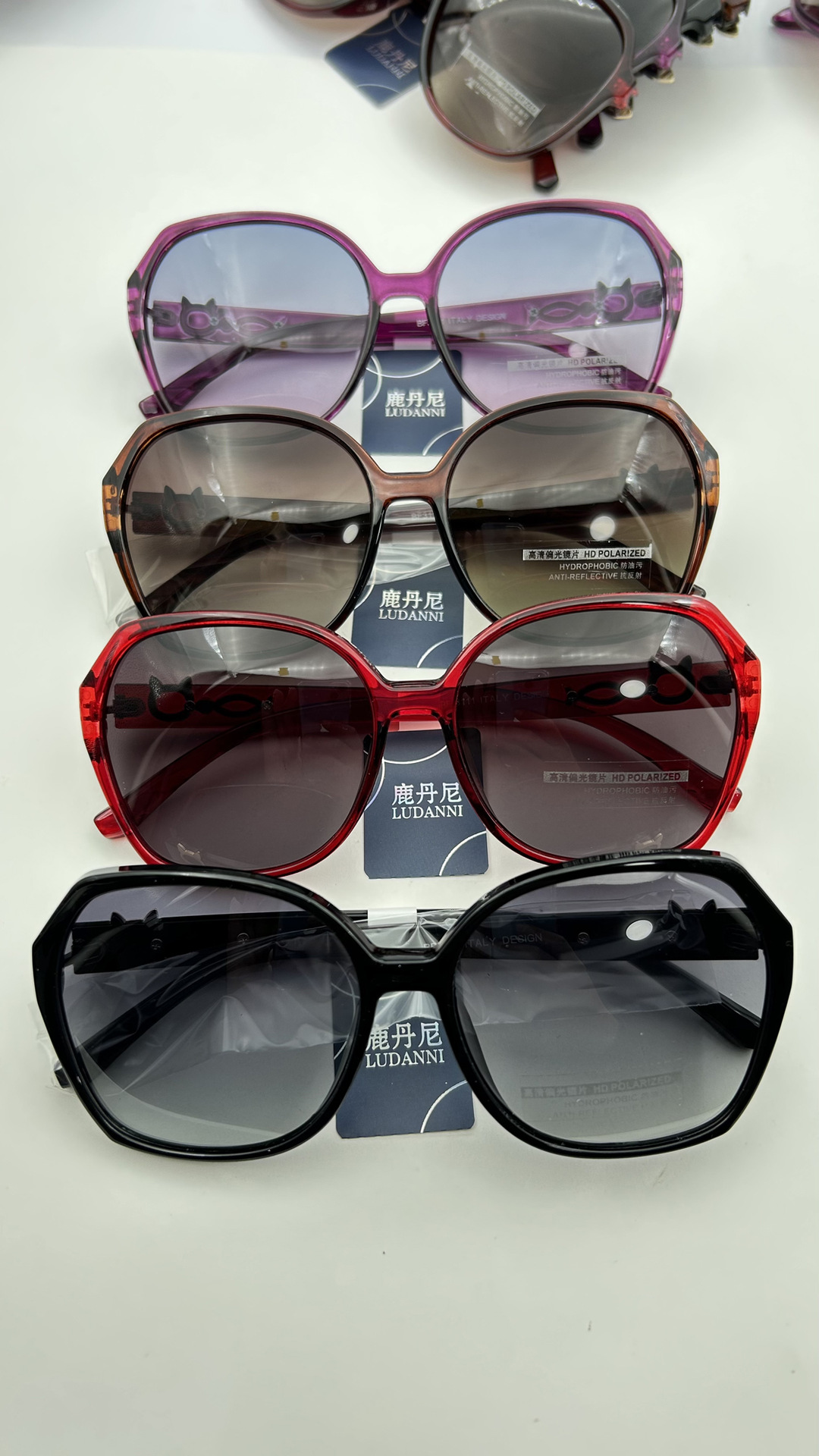 Polarized sunglasses for middle-aged and elderly women, anti-UV sunglasses with large and small frames for mothers, outdoor driving sunglasses, fashion-forward