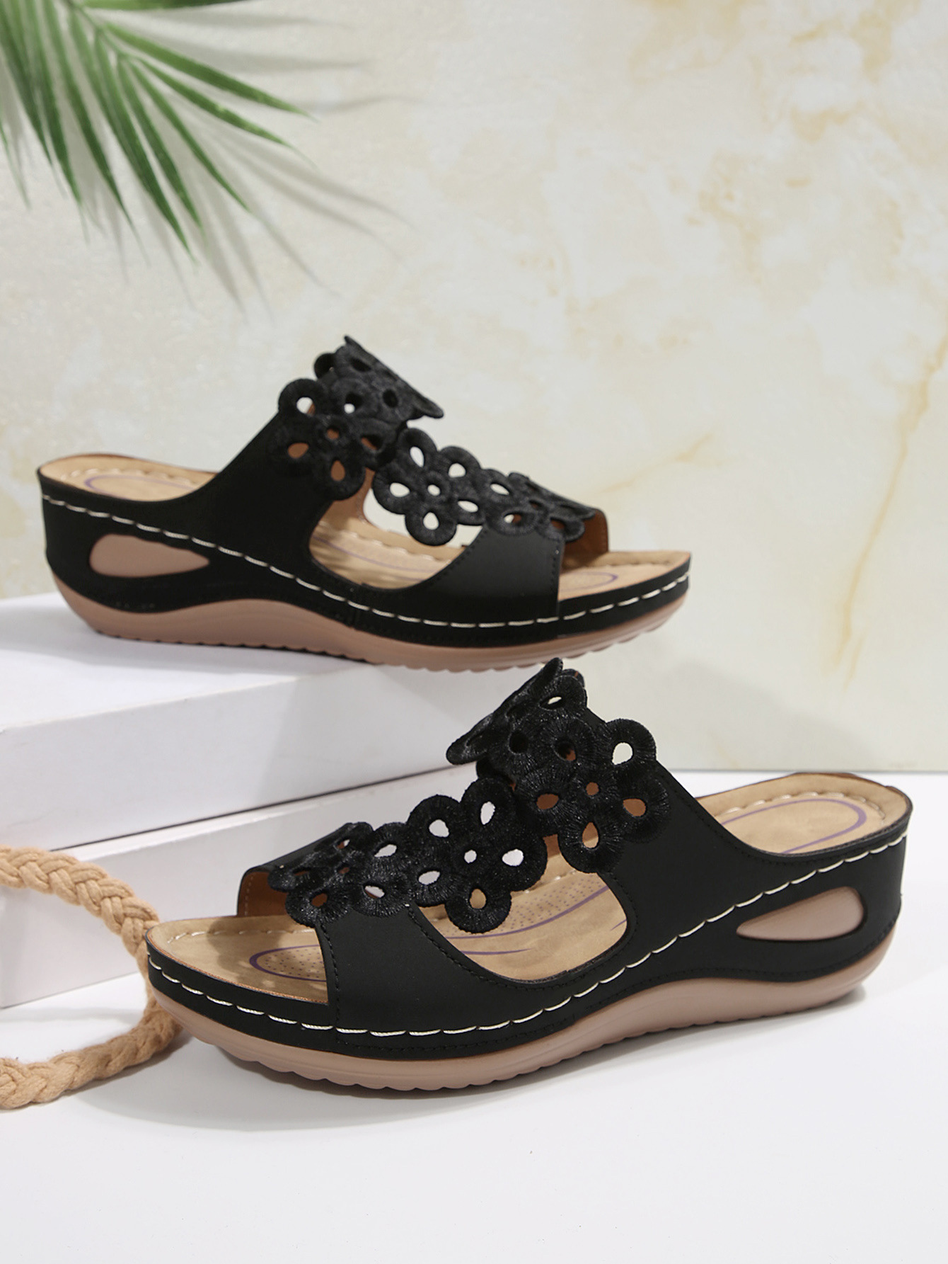 Womens Wedge Sandals Plus Size Hollowed Thick Sole Summer Shoes_voghion.com