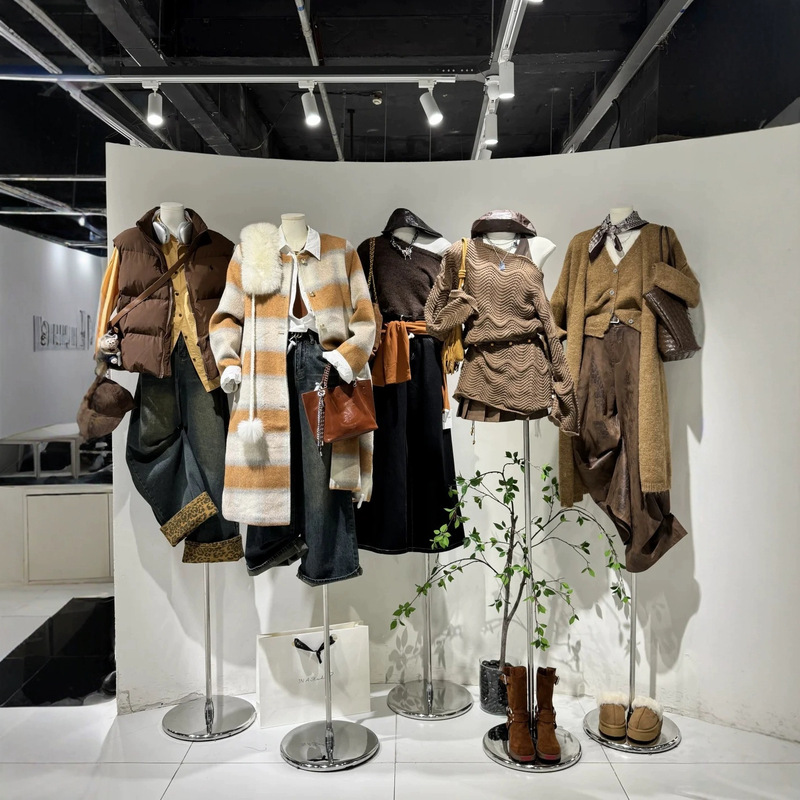 2025 Winter Clearance Brand Discount Women's Clothing Wholesale Surplus Stock Clearance Physical Store Live Broadcast Guangzhou Supply Trendy Brands