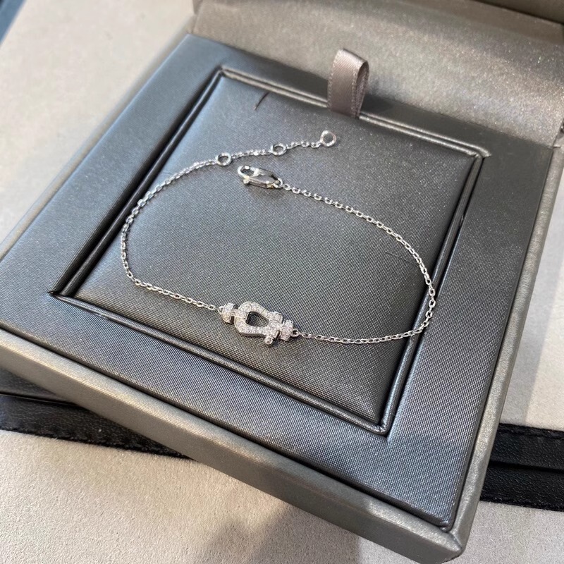 S925 Sterling Silver Classic Diamond Horseshoe Buckle Bracelet Women's High-end Sense Exquisite Light Luxury Niche Overlapped All-match Bracelet