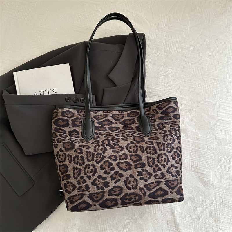 Este año super fuego leopardo bolso para mujeres 2024 nuevo estilo versátil otoño invierno estudiantes de gran capacidad clase bolsa de viaje de hombro