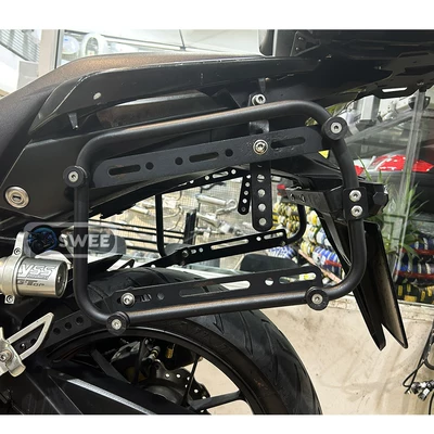 Motorcycle trunk side box bracket for motorcycles