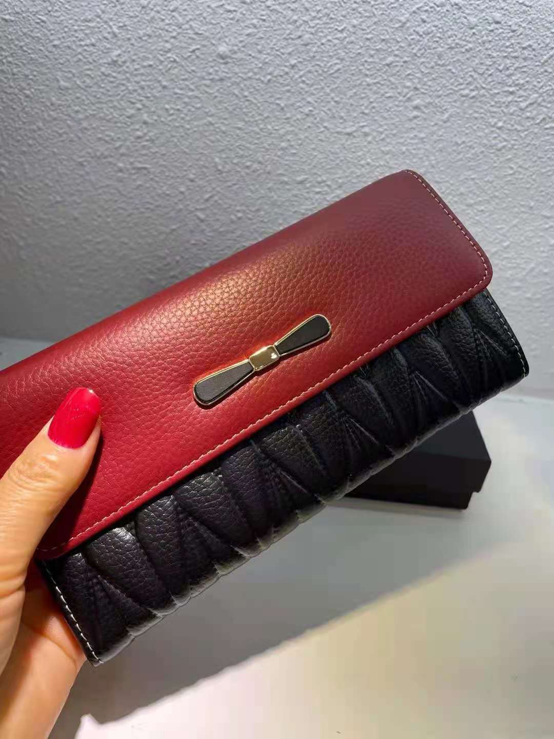 The first layer cowhide fashion Color matching wallet 2022 new pattern Versatile Ladies Handbag fashion genuine leather lady have more cash than can be accounted for Wallet