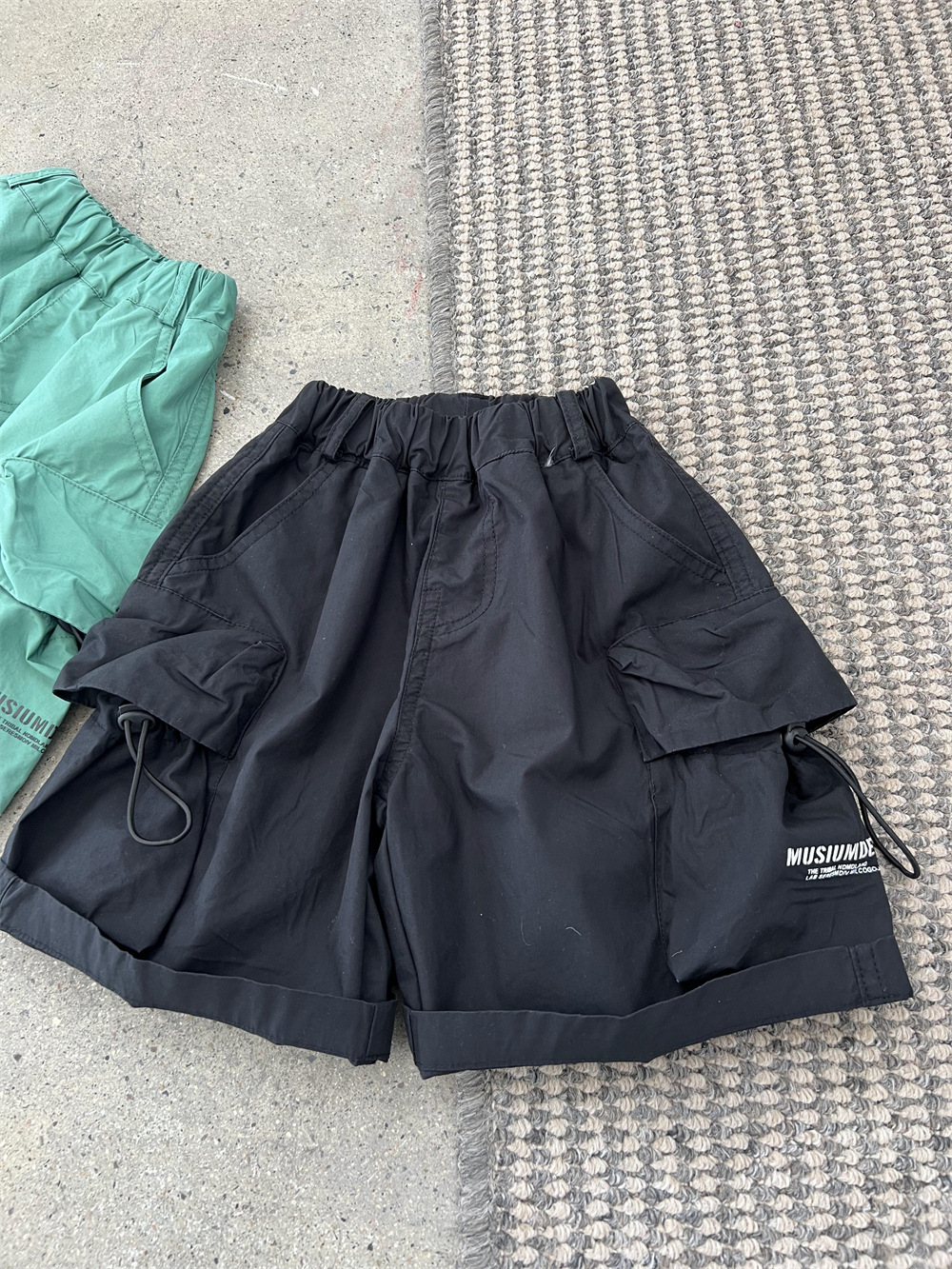 Sommerbørns amerikansk stil store lommer tynde arbejdsshorts til mænd og kvinder, løse snøreshorts, street glatte bukser_voghion.com