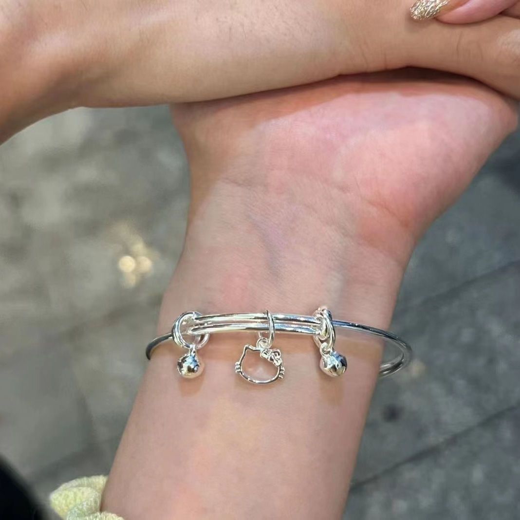 Nuevo pulsera de campana de gatos kt simple y versátil Kitty colgar pulsera deslizante para dar regalo a la novia
