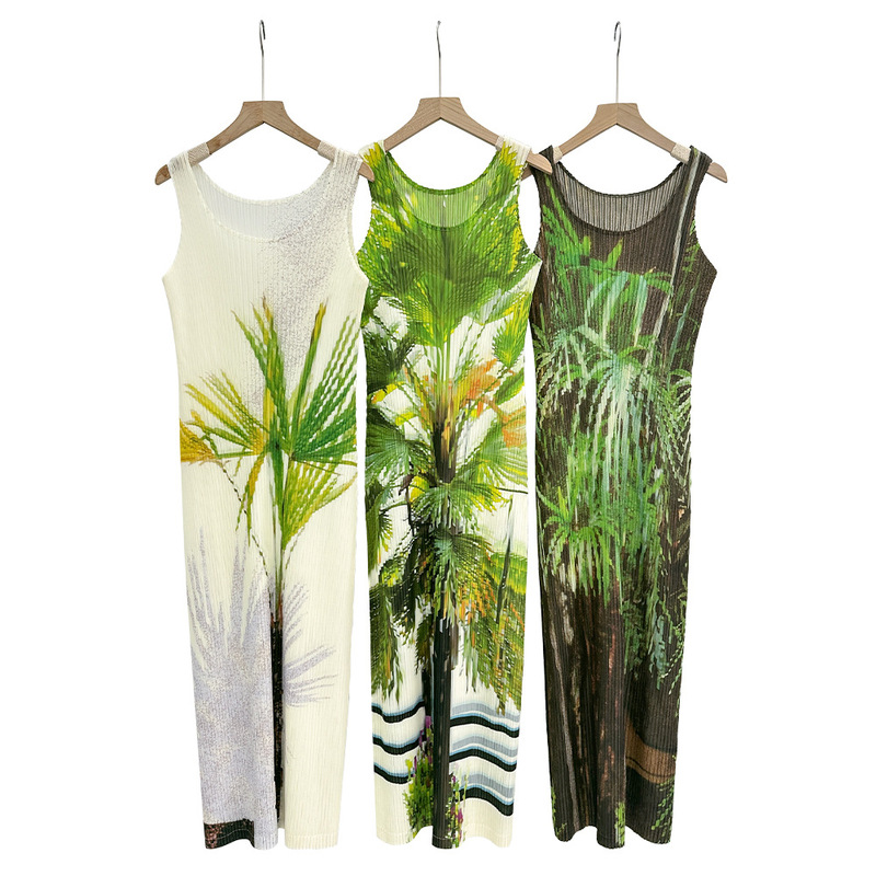 New pleated dress with round neck, jungle print, fashionable and versatile, sleeveless tank top midi dress for women New pleated dress with round neck, jungle print, fashionable and versatile, sleeveless tank top midi dress for women