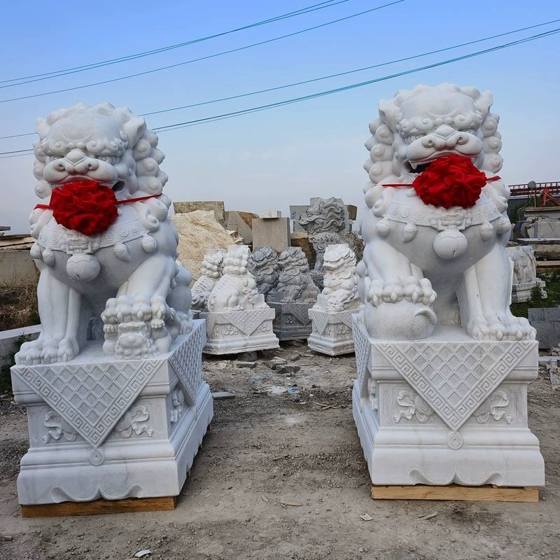 Каменные резные львы Пара натуральных белых мраморных нефритов и синих камней