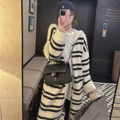 慵懒风复古条纹中长款连帽毛衣外套女秋冬新款宽松过膝针织开衫潮