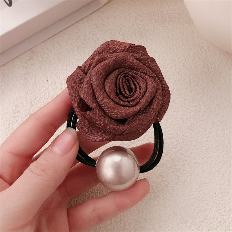 Cuerdas de cabello de rosa seca ~ nuevo anillo de cabello de flores de perlas de alta gama, cuerdas de cabello de nuevo estilo medio y alto nivel, adornamiento para el cabello