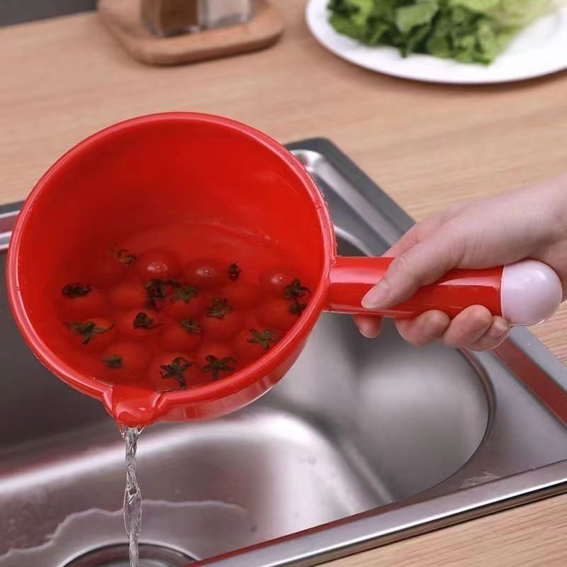 Red Water Ladle with Long Handle, Traditional Thickened Plastic, Unbreakable, for Bathing, Household Kitchen, Extra Thick, Wholesale, Food Grade