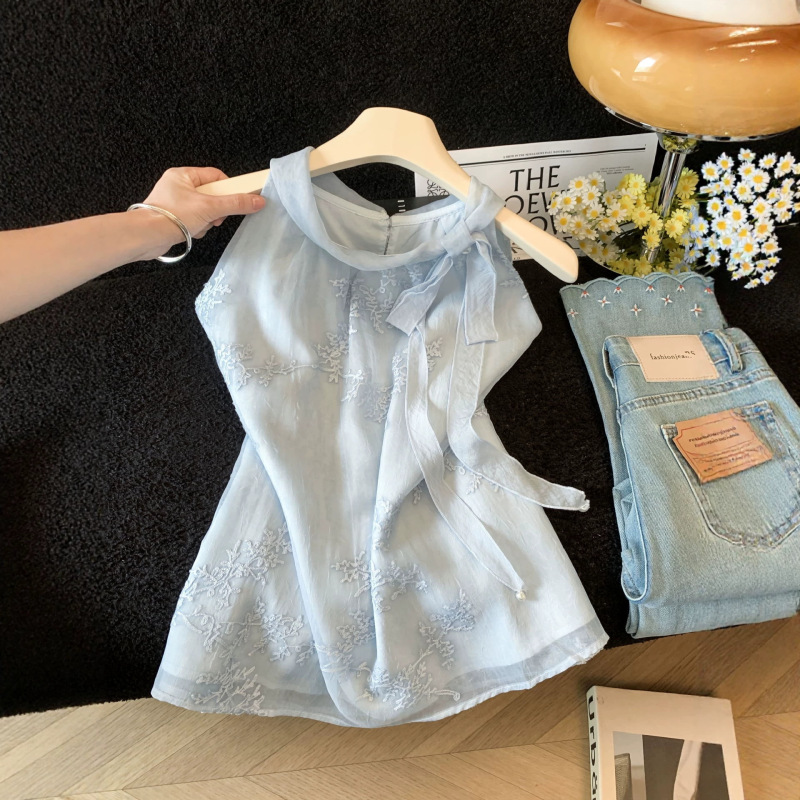 Gentle Style Embroidered Halter Neck Blouse with Ribbons for Women, Unique and Beautiful Summer Top Gentle Style Embroidered Halter Neck Blouse with Ribbons for Women, Unique and Beautiful Summer Top