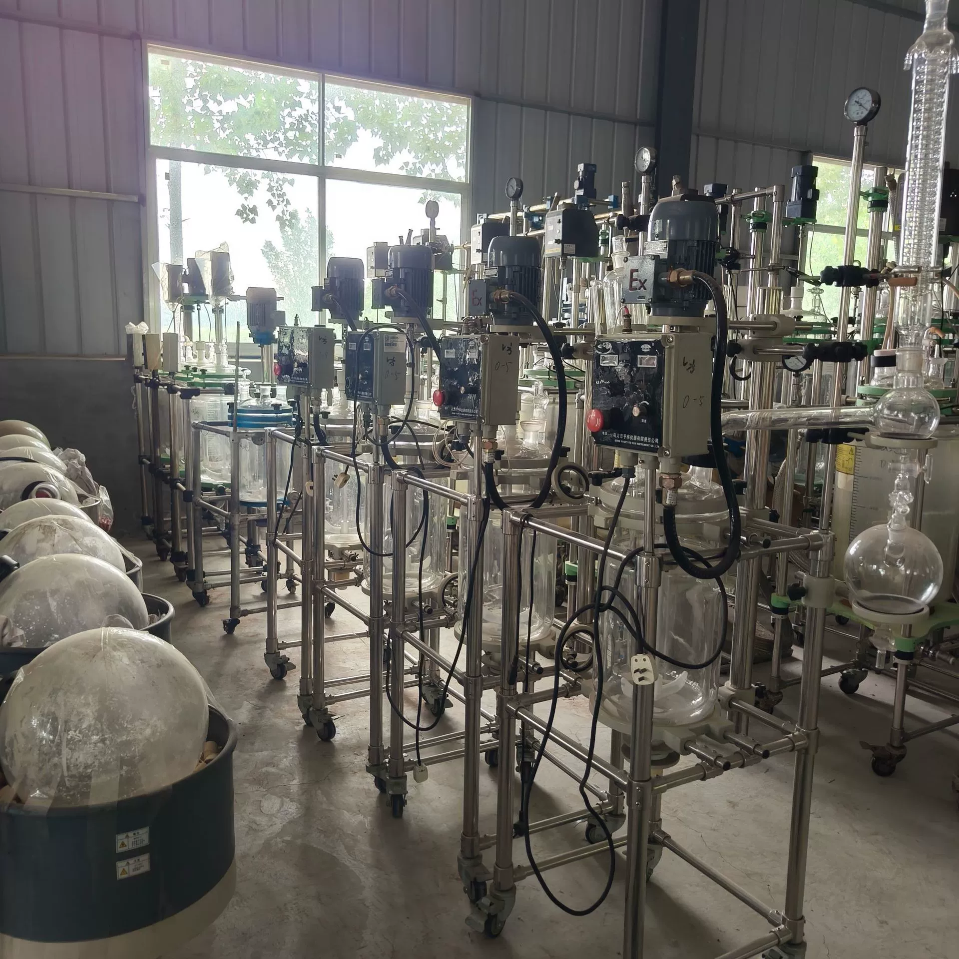 Б/у двухслойный стеклянный реактор, лабораторный смесительный бак с рубашкой 10л-20л-50л-100л, в наличии