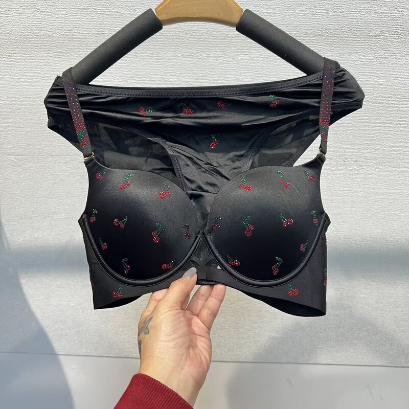 Cross-Border Rhinestone Thin Strap Push-Up Bra for Women, European and American Style, Light Luxury, Plus Size, Red and Green Sexy Lingerie Set Bra Cross-Border Rhinestone Thin Strap Push-Up Bra for Women, European and American Style, Light Luxury, Plus Size, Red and Green Sexy Lingerie Set Bra