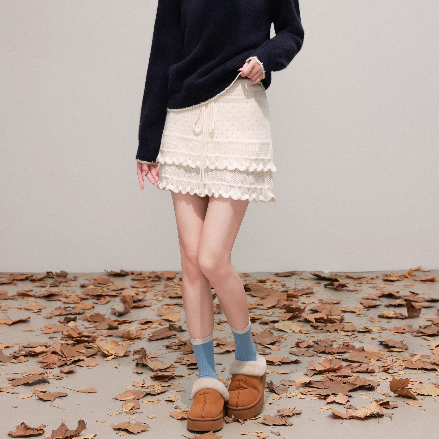 Jiyou Knitted Patchwork Ruffle Drawstring Skirt for Women 2026 Autumn/Winter New High-Waisted Slimming Layered Short Skirt 
