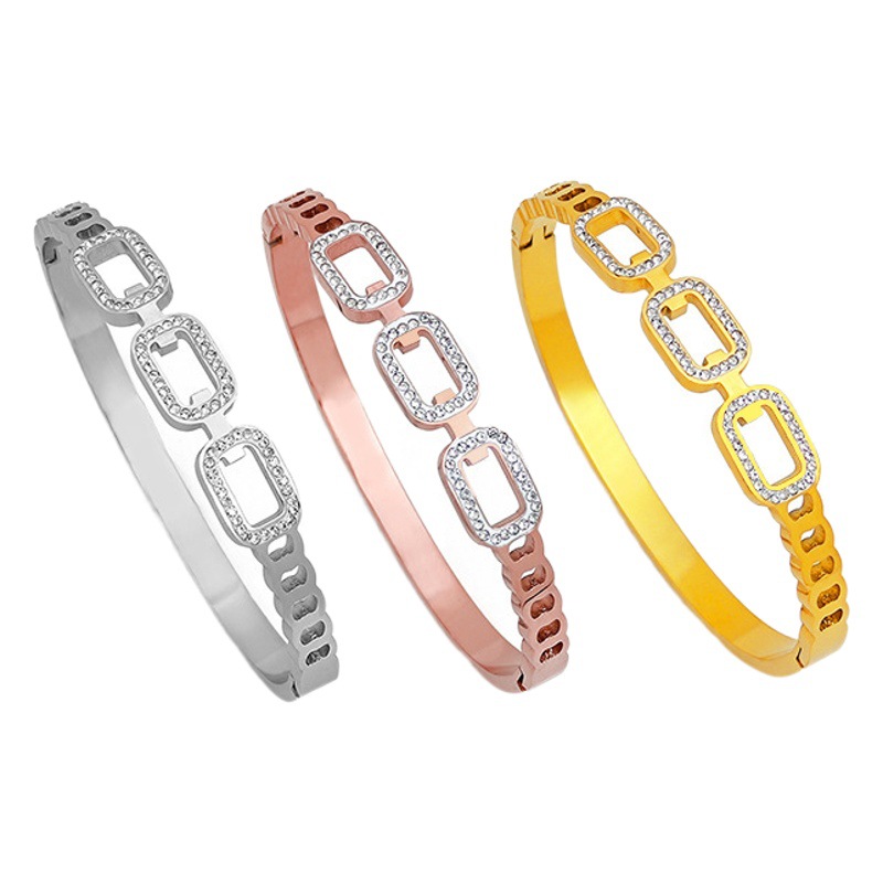 Moda europea y americana red rojo elegante oval hueco titanio acero pulsera hebilla galvanoplastia transfronteriza e-commerce joyería al por mayor