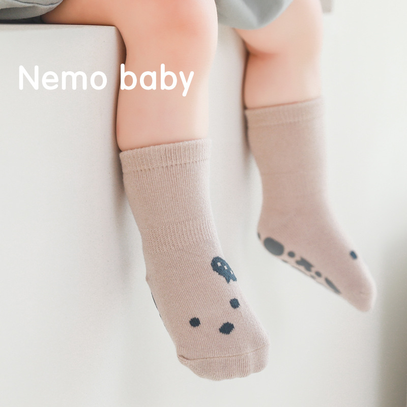 2022 primavera nuevos calcetines de piso de bebé verano niños delgados niñas educación temprana calcetines de niño antideslizante calcetines de media pantorrilla
