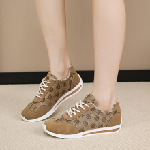 春秋款潮流轻便时尚阿甘鞋女2024新款软底简约休闲百搭运动女士鞋