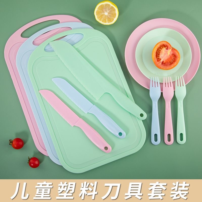 harmless children's safe plastic knife for early age