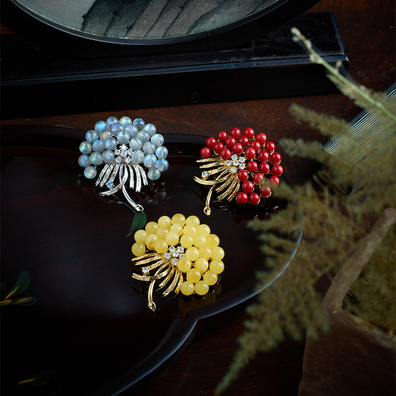Dandelion Beeswax/Gemstone Natural Stone Brooch with Exquisite Floral Design, High-End Clothing Accessory for Women