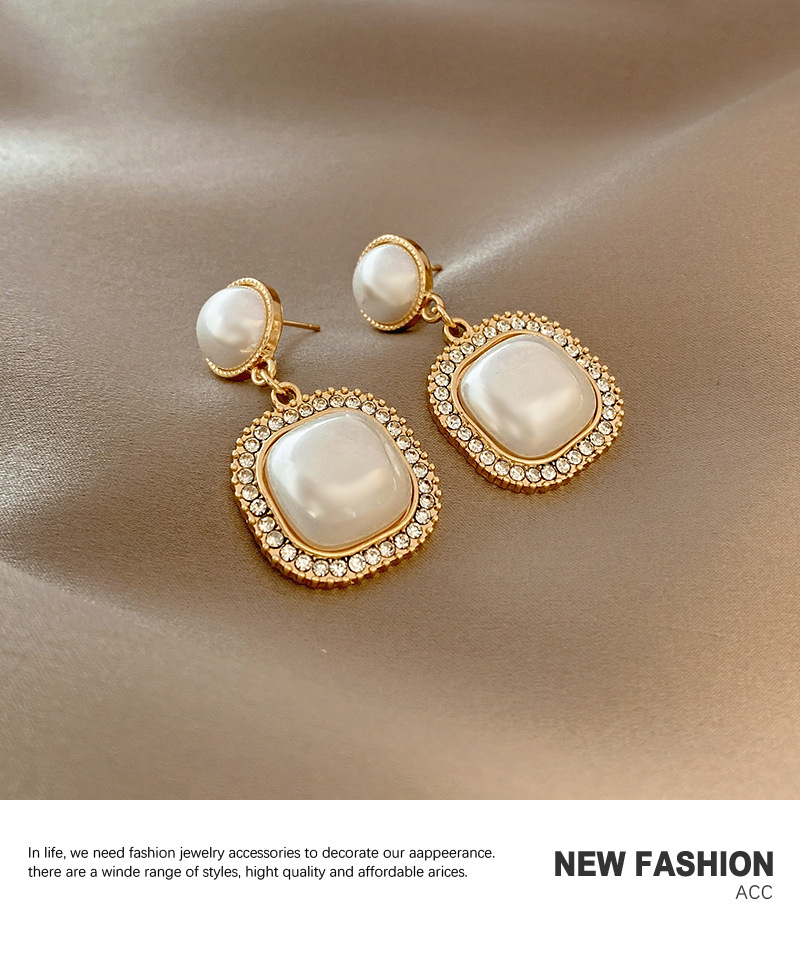European And American Fashion Earrings Exaggerated Pearl Rhinestone Jewelry Personality Trend Earrings display picture 3