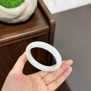Jin Yutang Xinjiang Hetian Jade White Jade Bracelet Jade is delicate and full of high-grade feeling and high degree of moisturizing