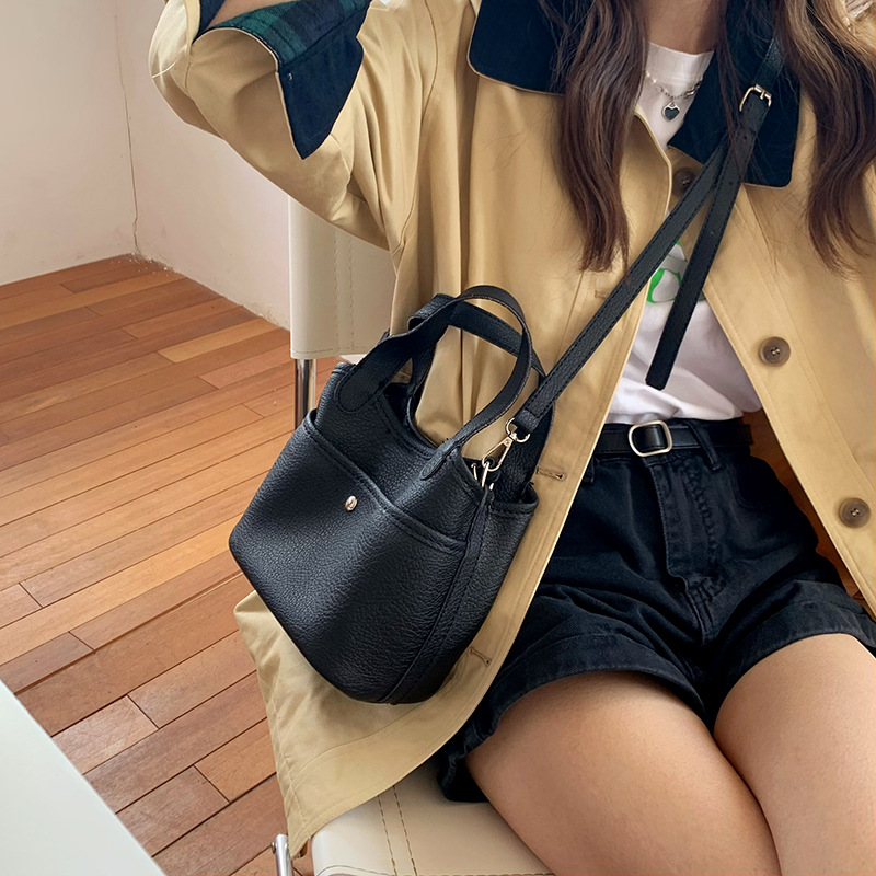 Geantă de mână coreeană Instagram New Basket Bag simplă și la modă din piele moale texturată crossbody găleată bag pentru femei_voghion.com