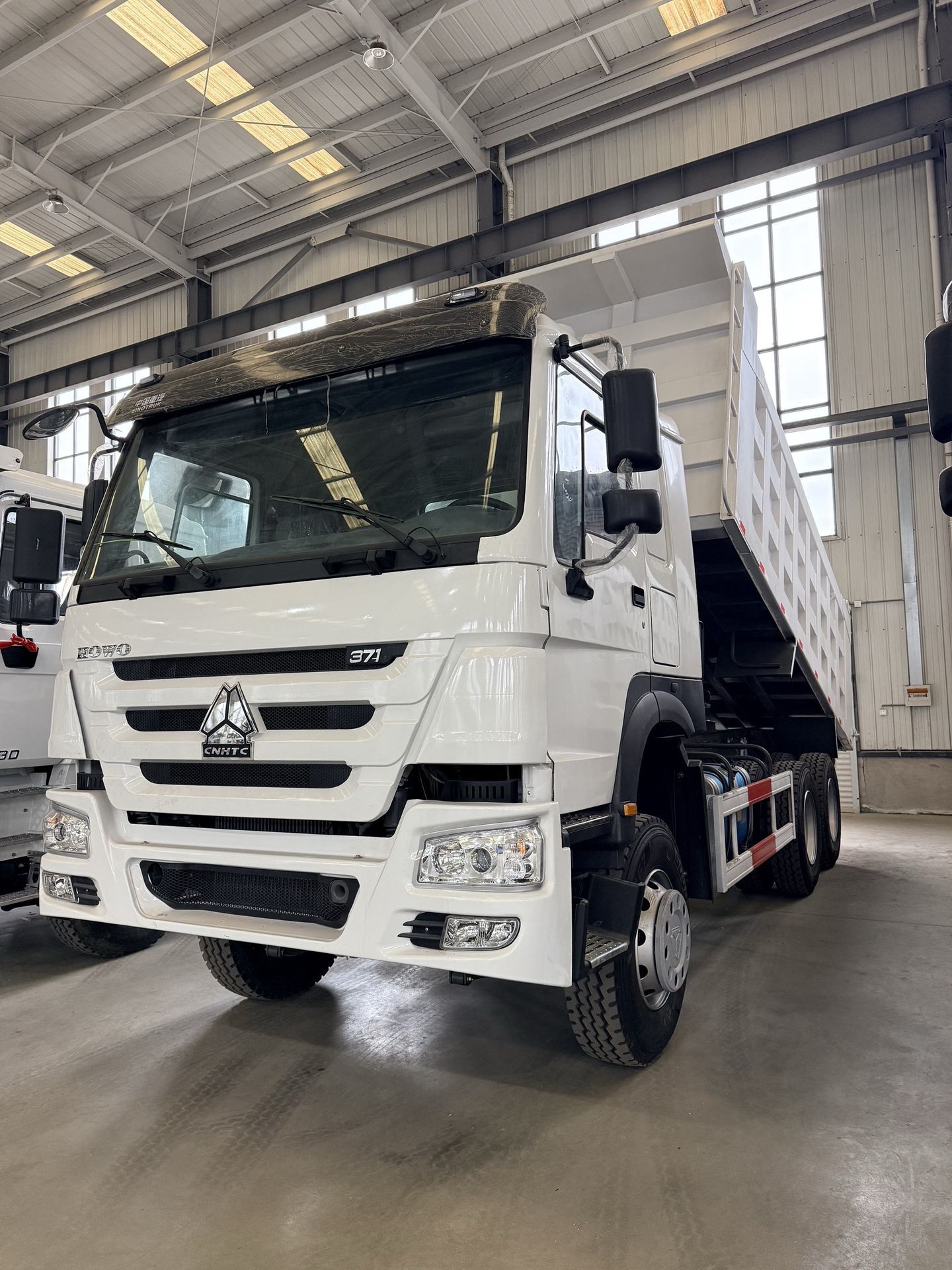 Used Sinotruk Howo 6X4 Dump Truck 371 Horsepower for Transporting Gravel and Soil, Engineering Dump Truck, Used Truck