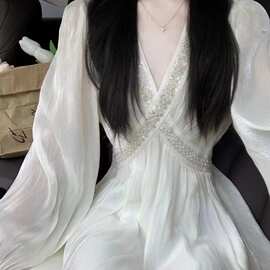 春夏季新款仙女长袖桔梗森系法式初恋小白裙V领气质高腰连衣裙子