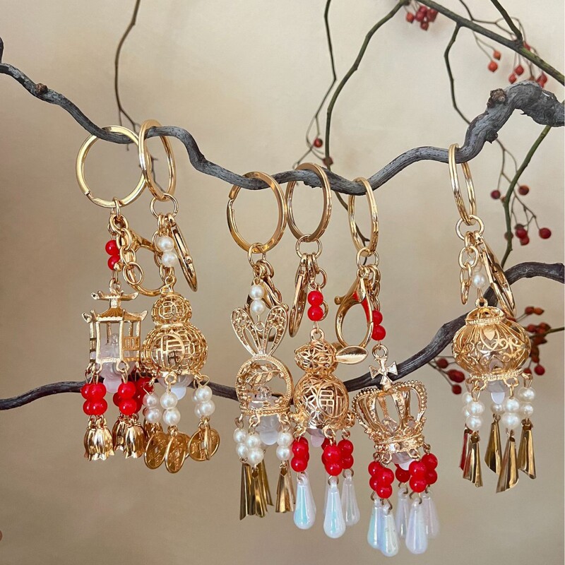 Ancient Style Keychain with Glowing Palace Lantern, High-End Pendant for Women, Small Accessory, Car Keychain Decoration, Hot-Selling at the Market Ancient Style Keychain with Glowing Palace Lantern, High-End Pendant for Women, Small Accessory, Car Keychain Decoration, Hot-Selling at the Market